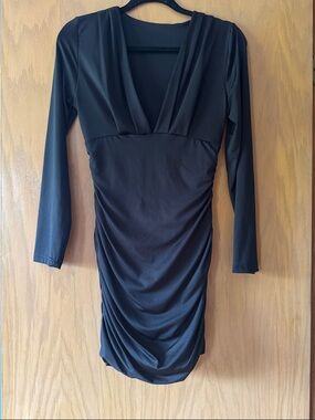 Women's Black V-Neck Long Sleeve Ruched Dress